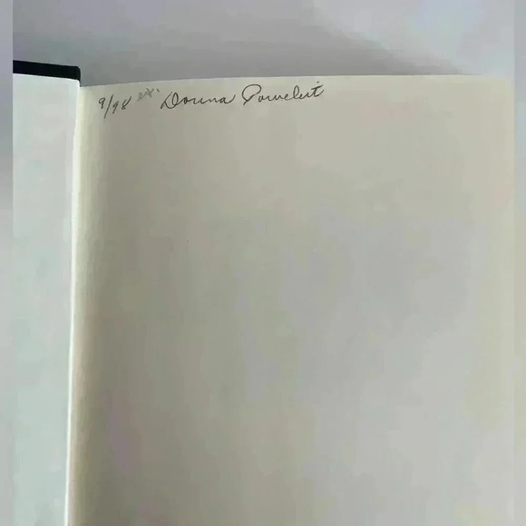 Danielle Steel The Long Road Home - Picture 7 of 13